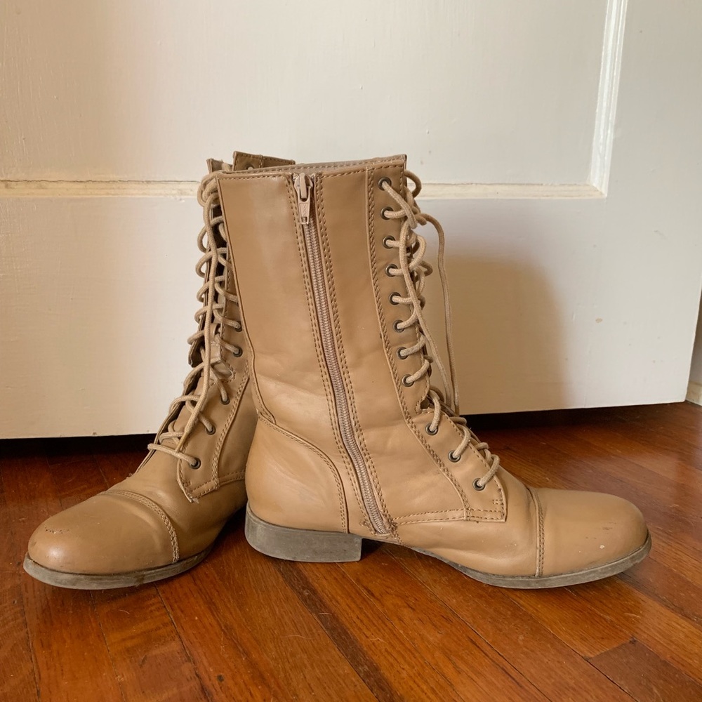 Combat boots